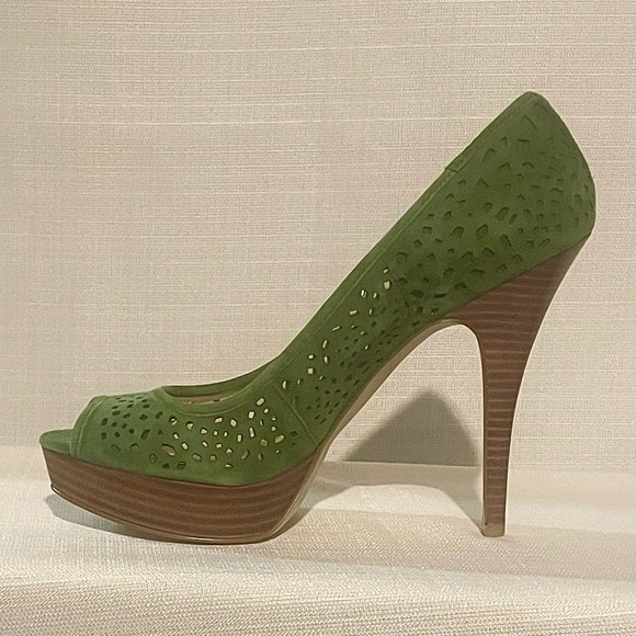 EA Sully Perforated Suede Platform Pump - Picture 8 of 13